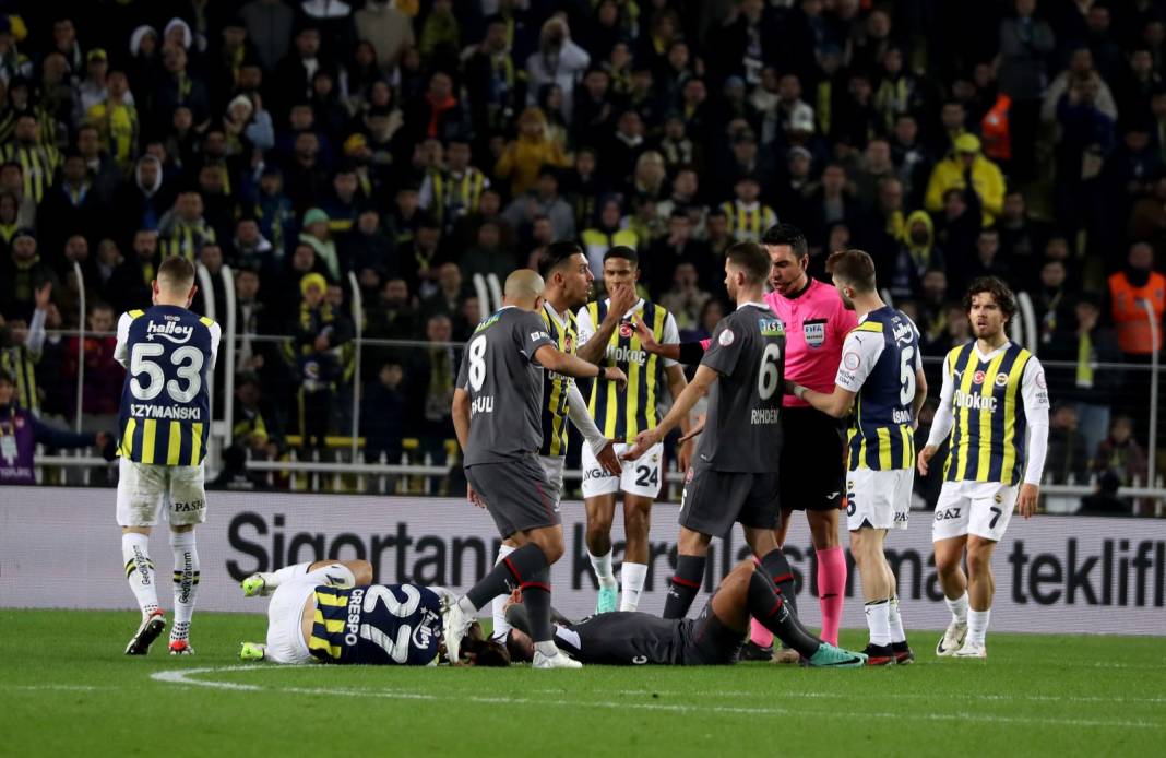 Fenerbahçe Fatih Karagümrük maçından çok özel fotoğraflar: Geri dönüş coşkusu tribünlere böyle yansıdı 47
